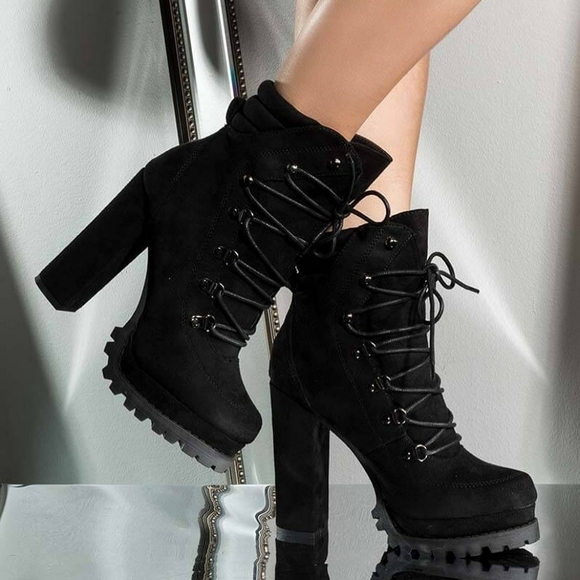 𝙇𝙖𝙨𝙩 𝙎𝙞𝙯 10 🖤Suede D-Ring Lace Up Platform - Picture 6 of 10